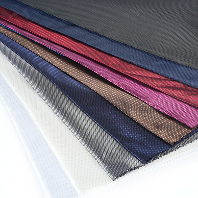 Ondulación de agua catiónica de poliéster