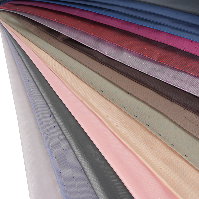 Jacquard de rayas de flecha corrugado de filamento blanco de poliéster