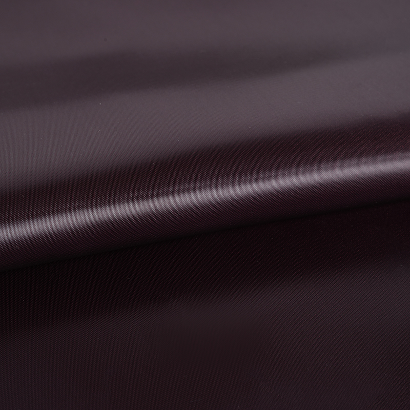 Tela satinada catiónica