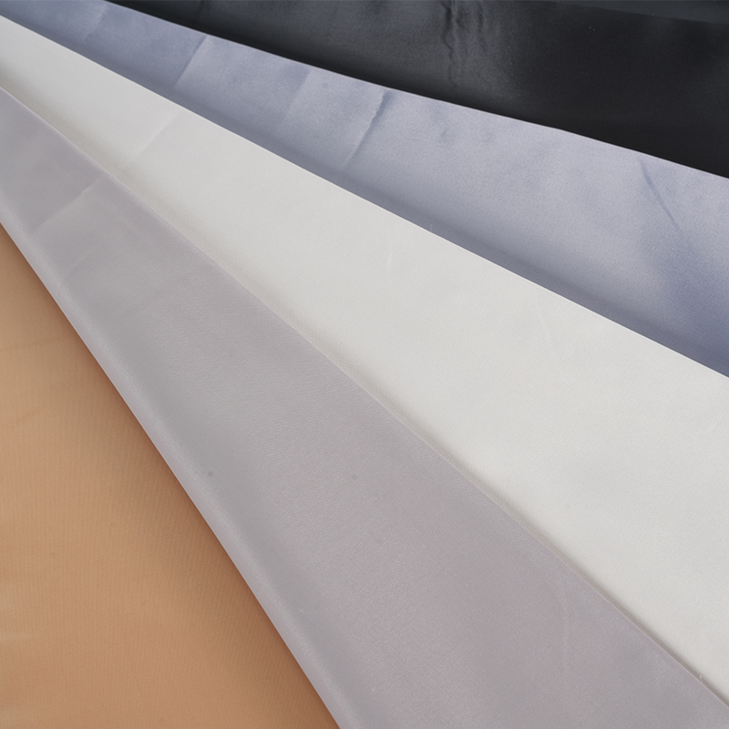 Tela satinada catiónica