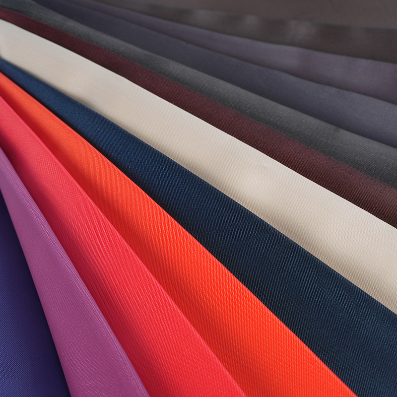 Tela satinada catiónica