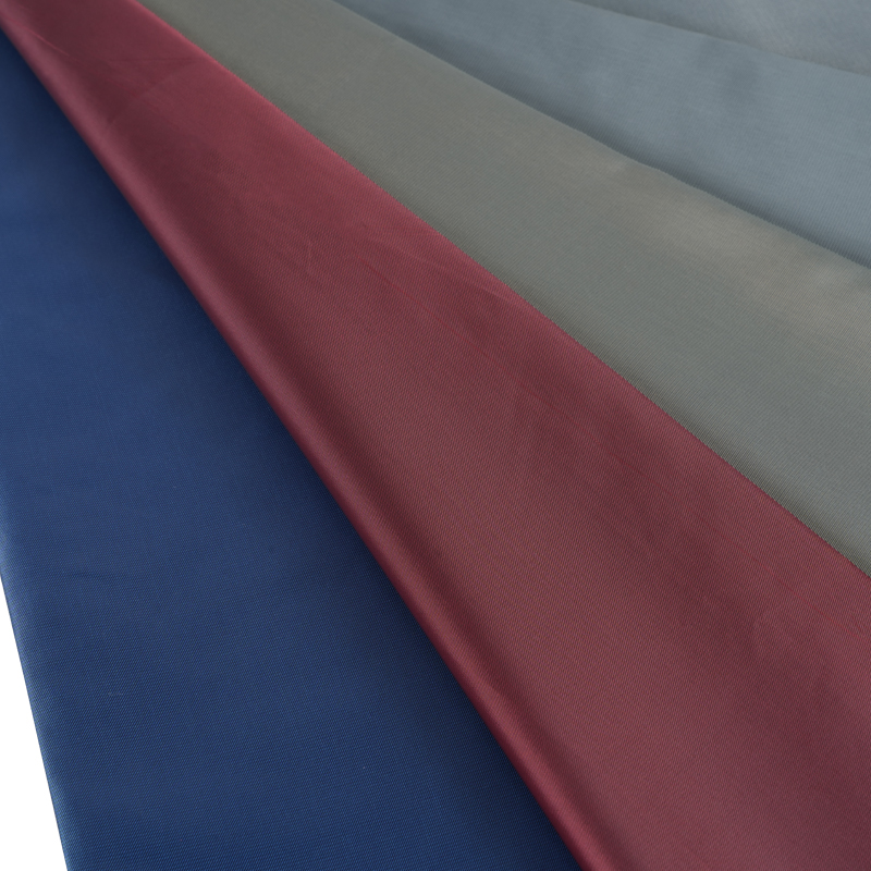 Tela de sarga fina 100% policatiónica