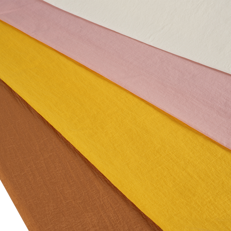 Tejido de teñido giratorio de nailon de baja elasticidad semimate 400T