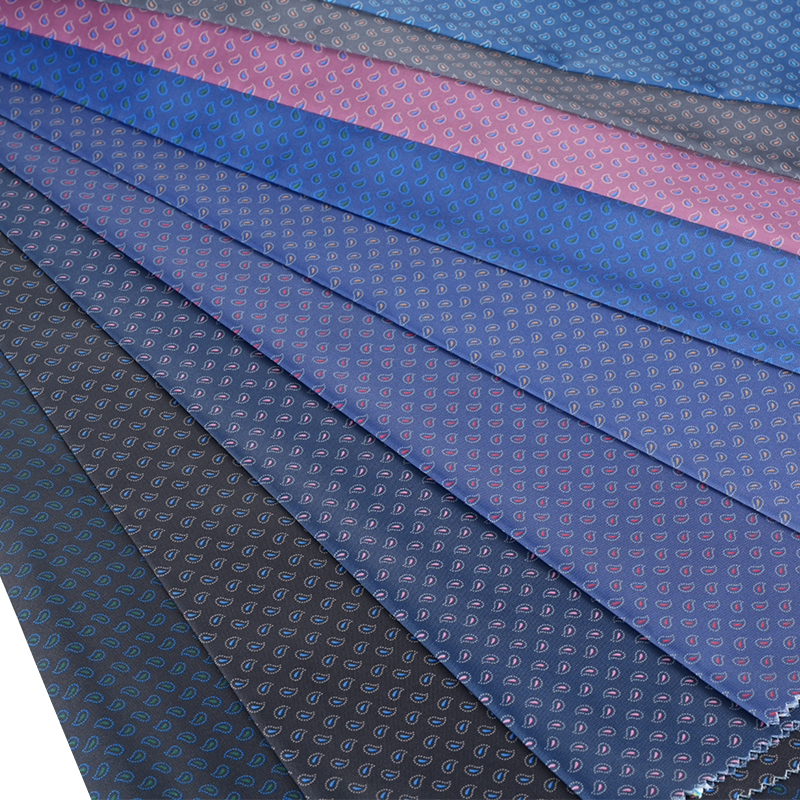 Tela con estampado de anacardo pequeño de seda Schmidt